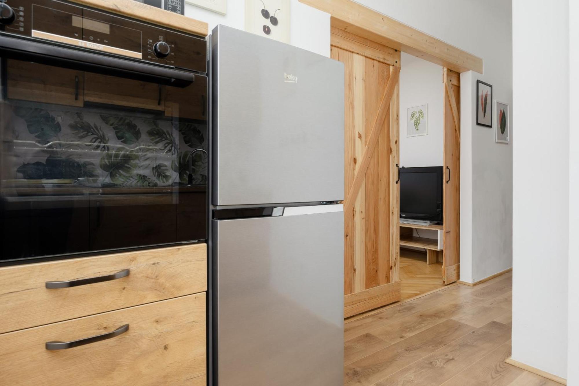 Spacious Apartment For 6 People Near The Old Town By Noclegi Renters Varşova Dış mekan fotoğraf