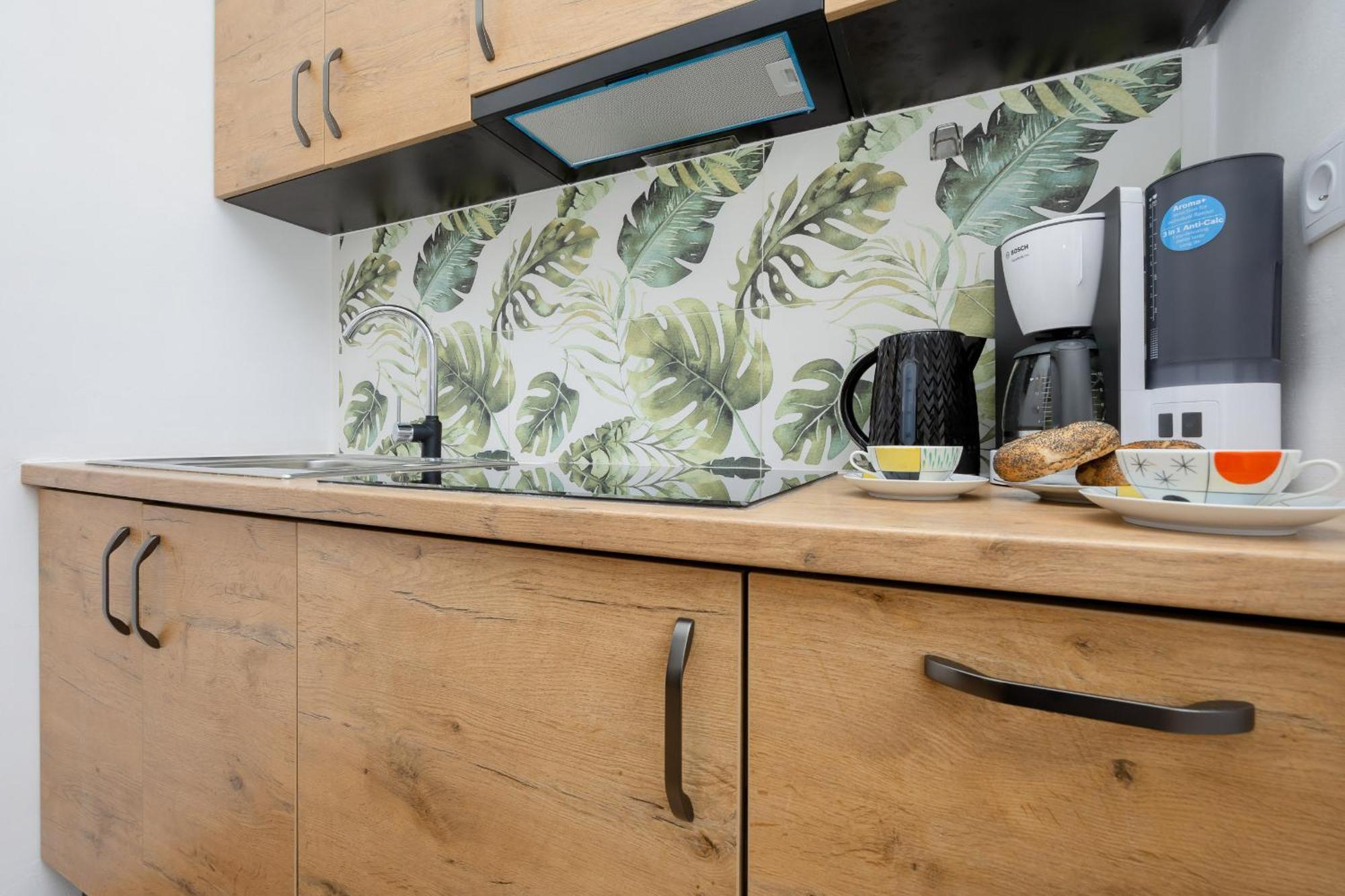 Spacious Apartment For 6 People Near The Old Town By Noclegi Renters Varşova Dış mekan fotoğraf